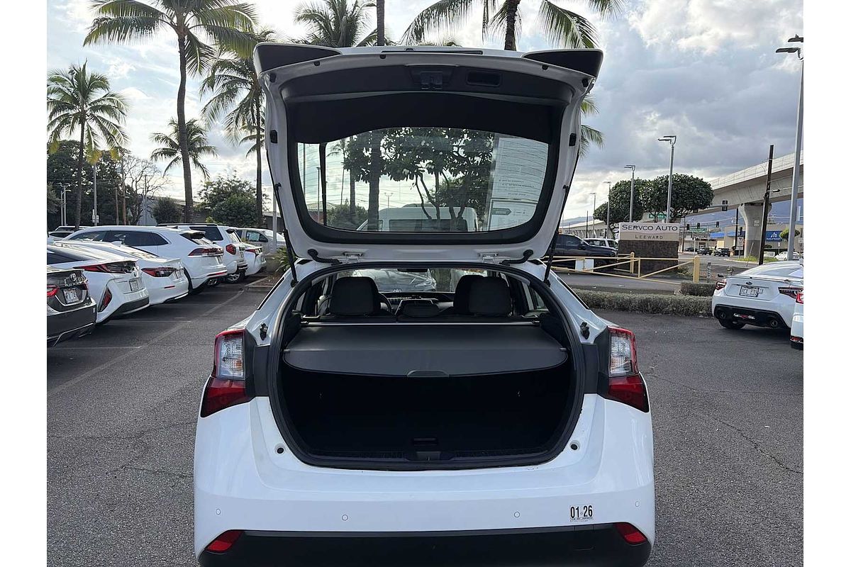 2022 Toyota Prius LE