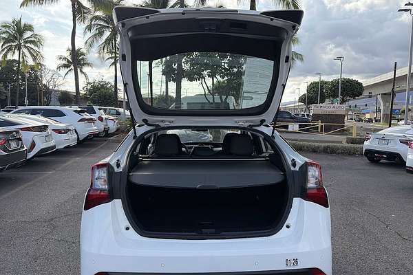 2022 Toyota Prius LE
