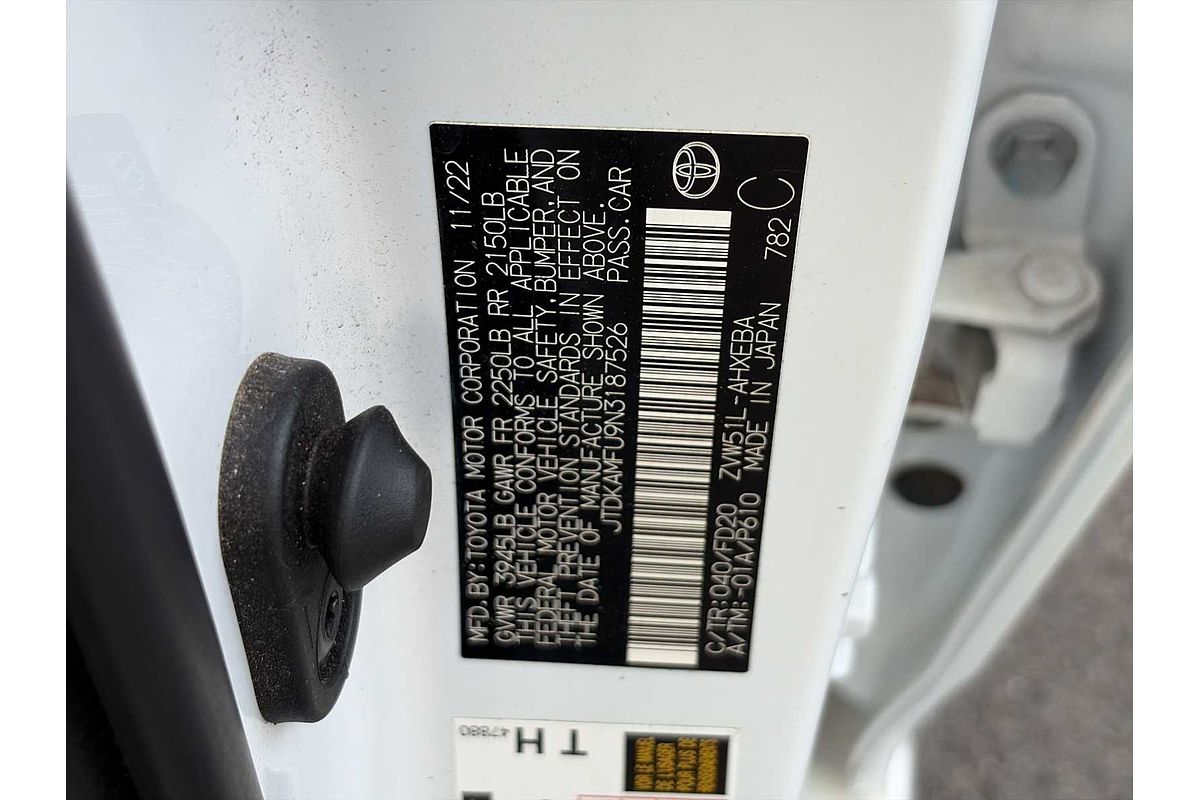 2022 Toyota Prius LE