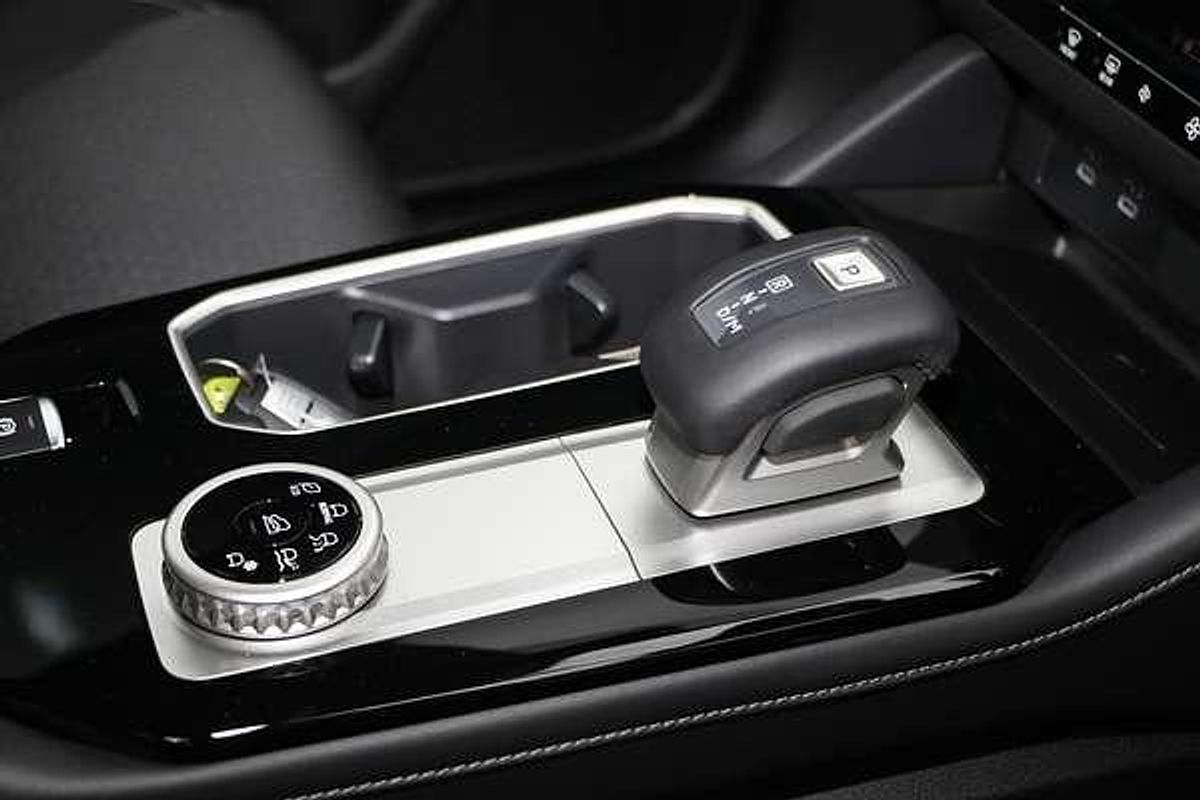 2025 Mitsubishi Outlander ES ZM