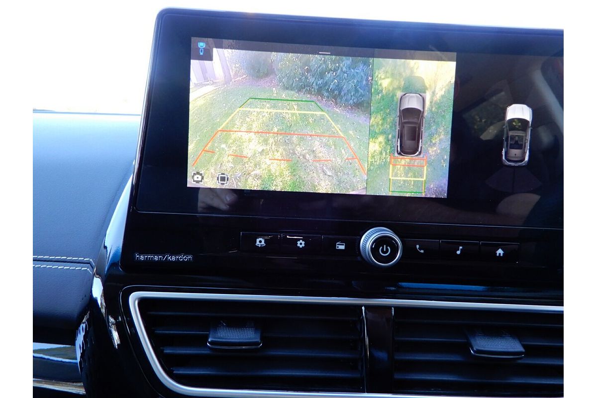 2025 Mahindra XUV 3XO AX7L