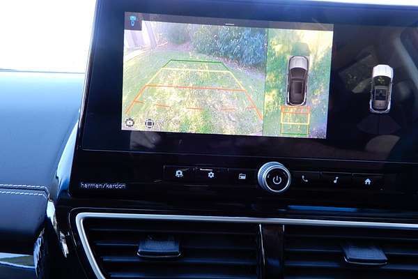 2025 Mahindra XUV 3XO AX7L