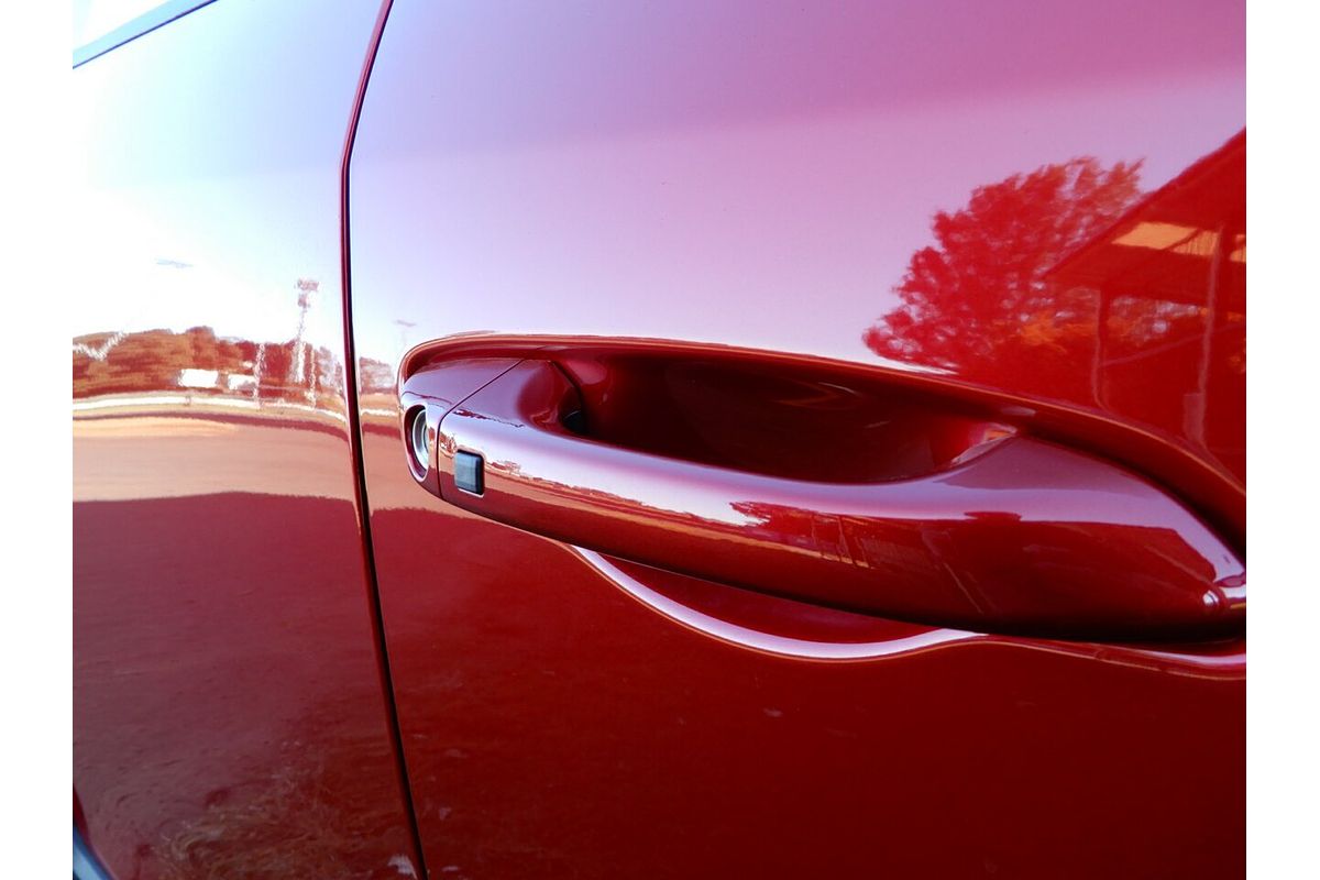 2025 Mahindra XUV 3XO AX7L