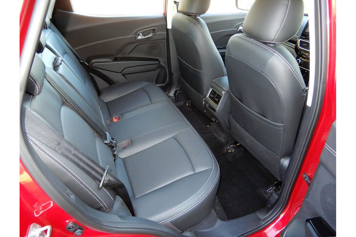 2025 Mahindra XUV 3XO AX7L