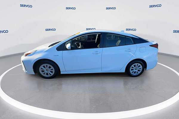 2022 Toyota Prius LE