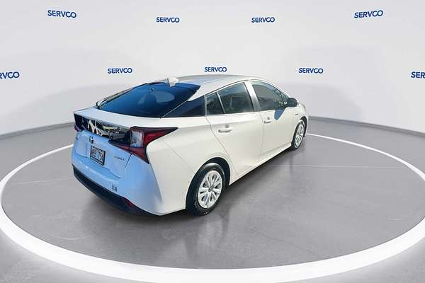 2022 Toyota Prius LE