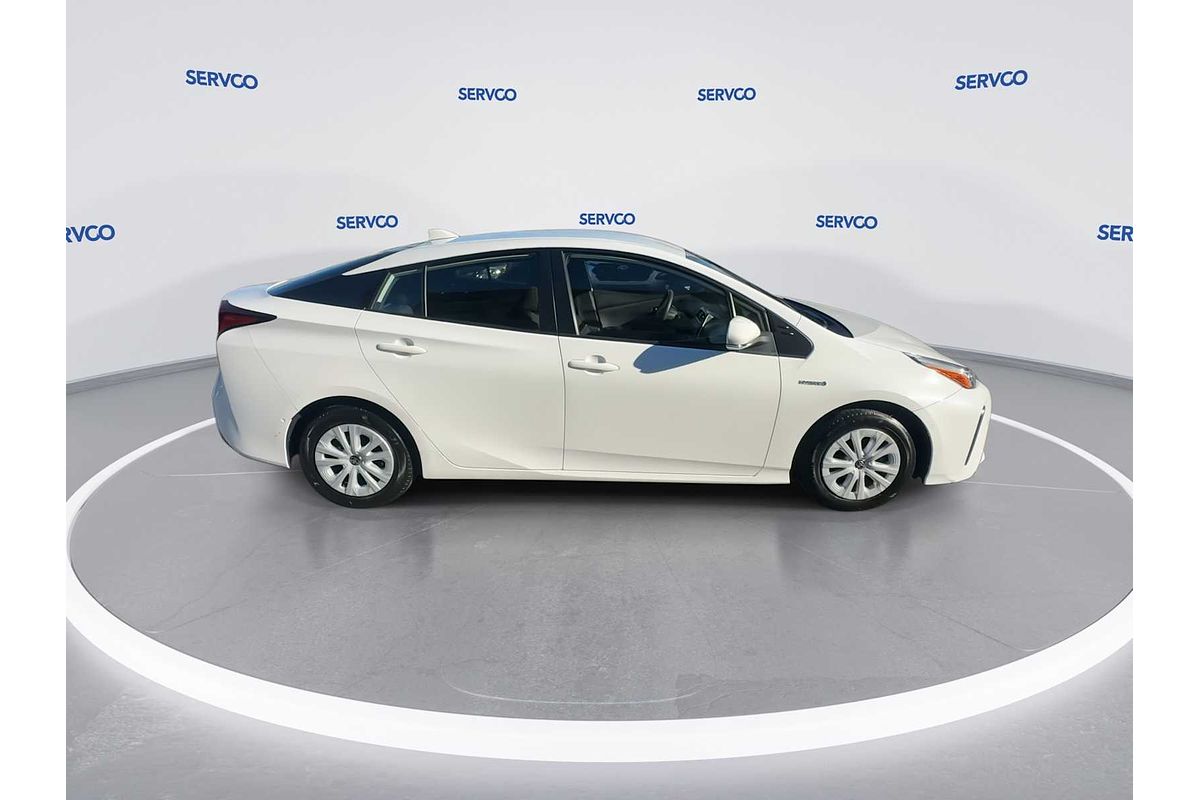 2022 Toyota Prius LE