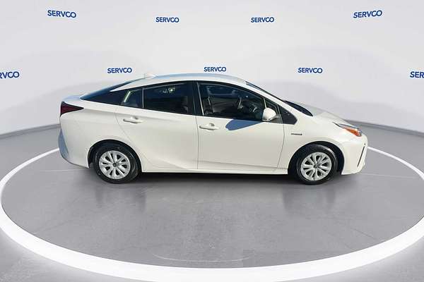 2022 Toyota Prius LE