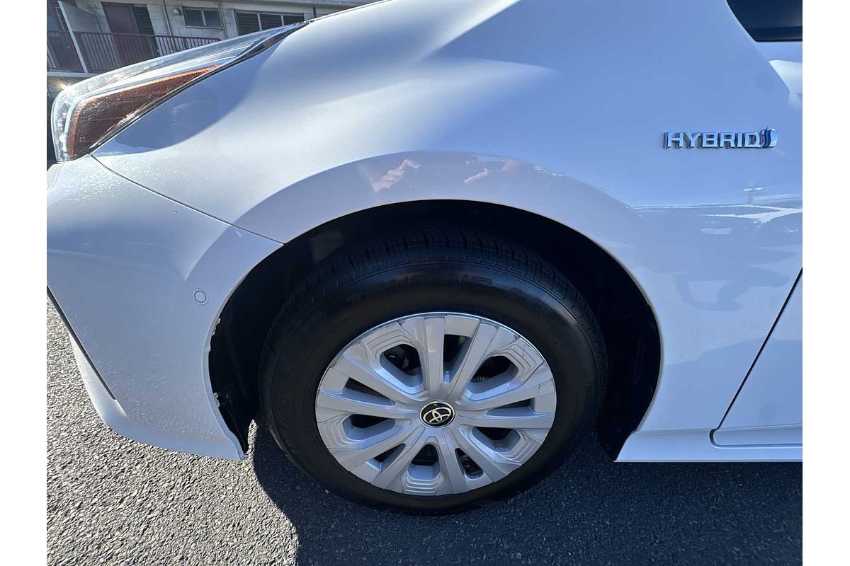 2022 Toyota Prius LE