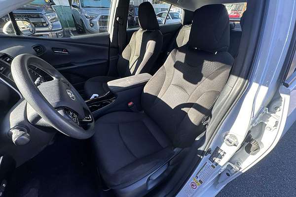 2022 Toyota Prius LE