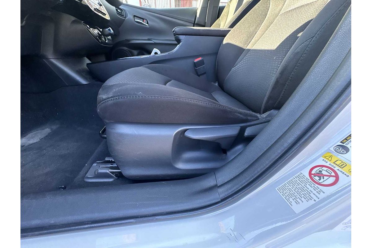 2022 Toyota Prius LE