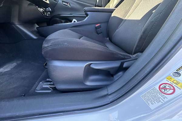 2022 Toyota Prius LE