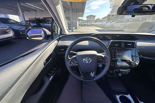 2022 Toyota Prius LE