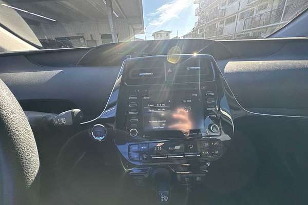 2022 Toyota Prius LE