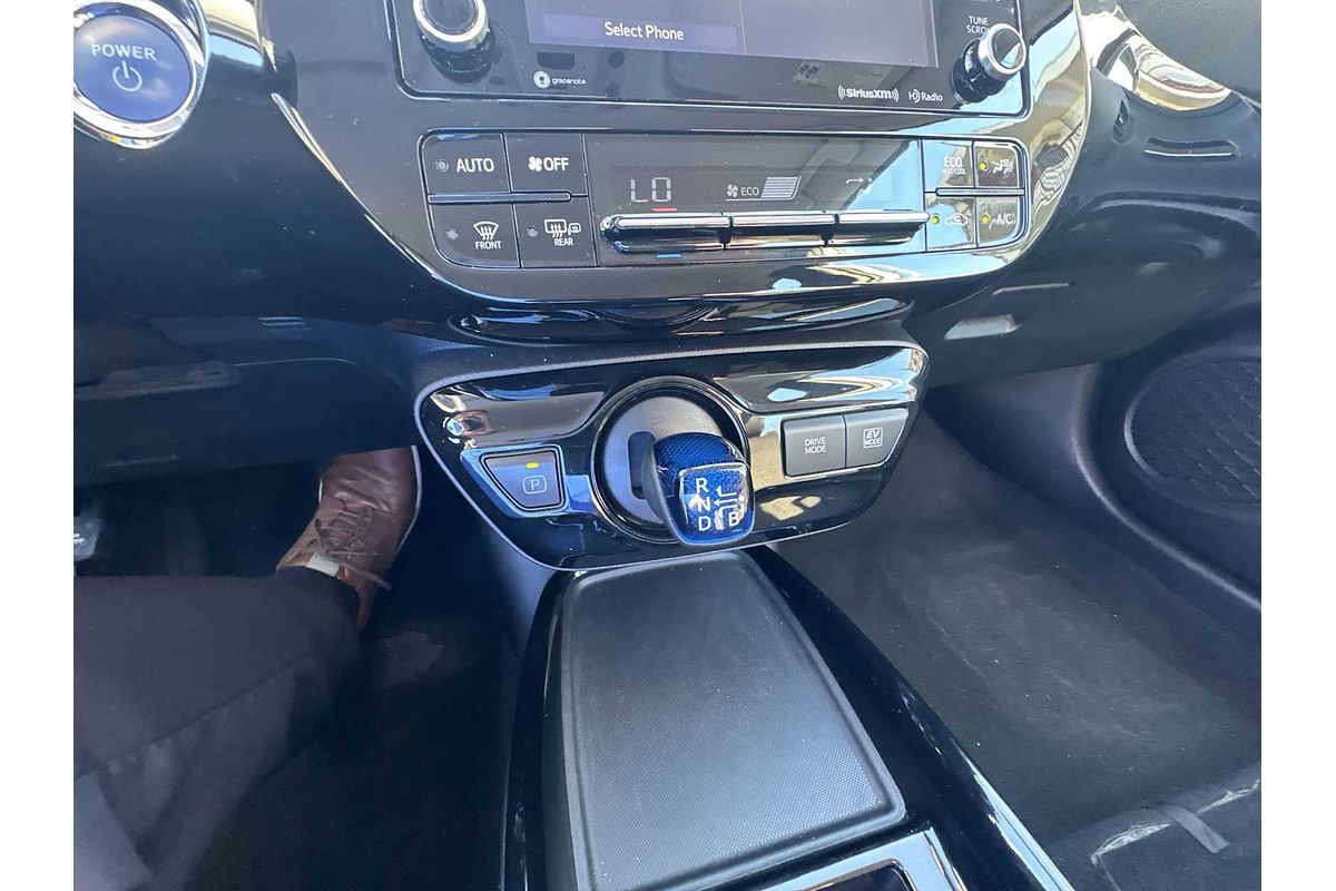 2022 Toyota Prius LE