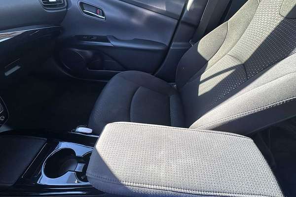 2022 Toyota Prius LE