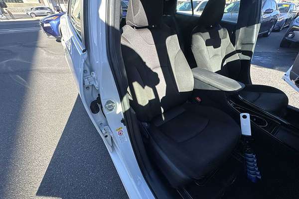 2022 Toyota Prius LE