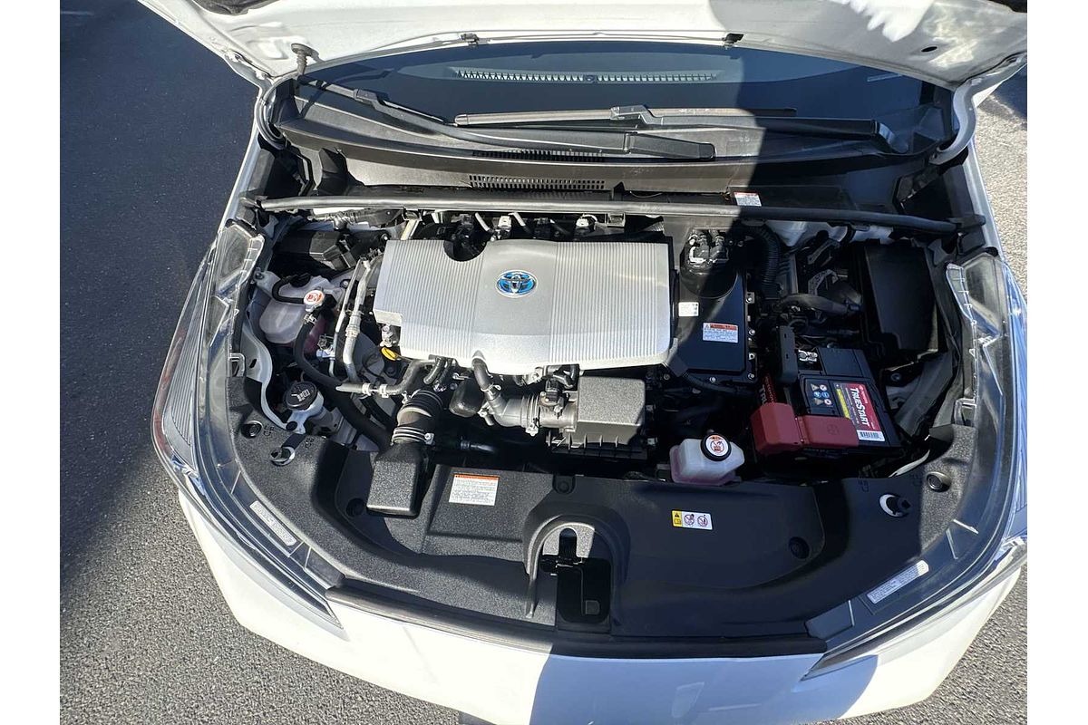 2022 Toyota Prius LE