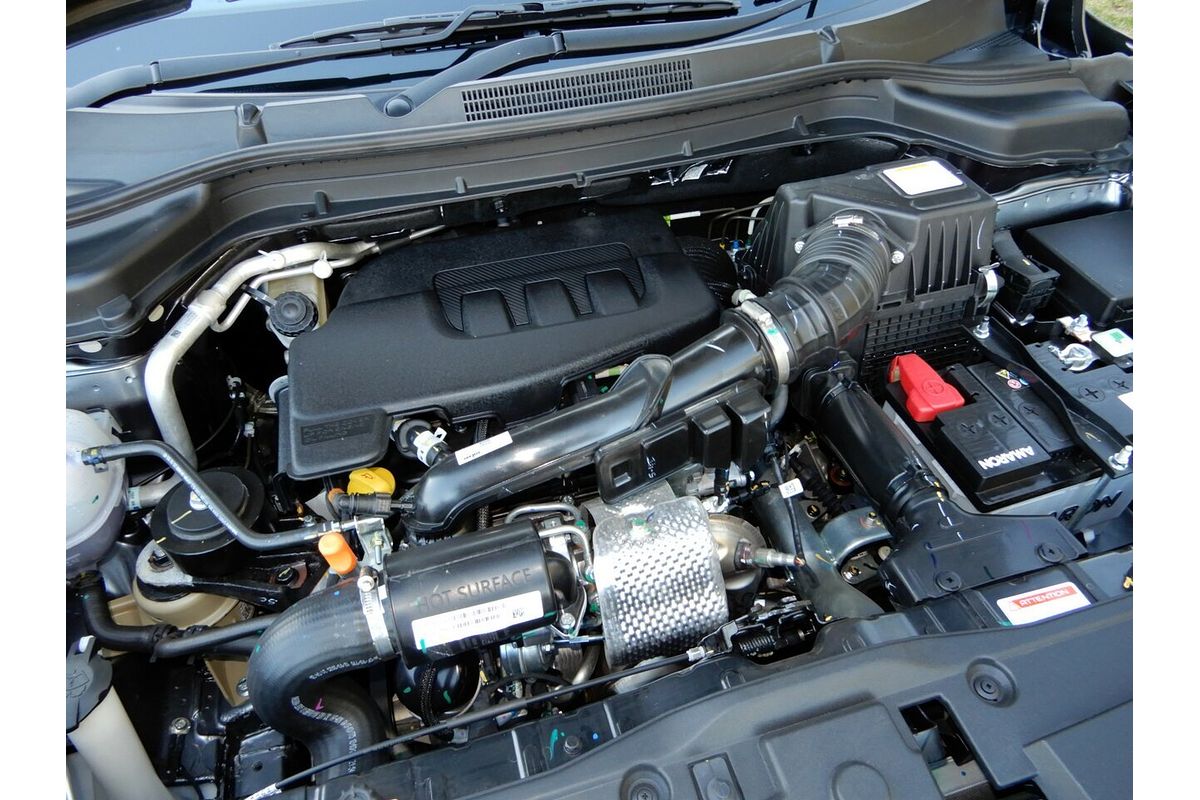 2025 Mahindra XUV 3XO AX7L