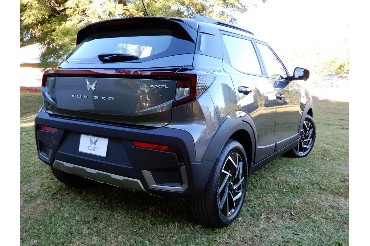 2025 Mahindra XUV 3XO AX7L