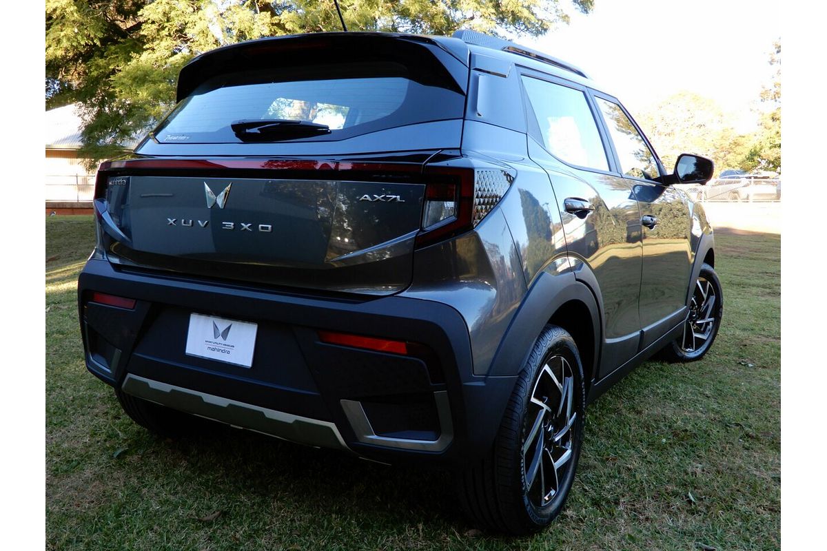 2025 Mahindra XUV 3XO AX7L