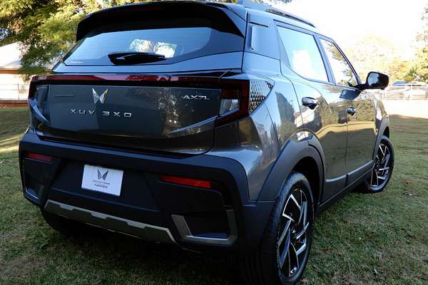 2025 Mahindra XUV 3XO AX7L