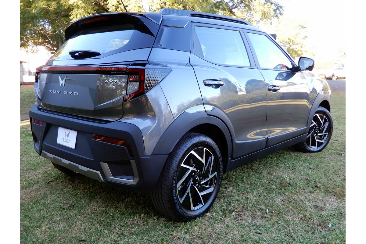 2025 Mahindra XUV 3XO AX7L