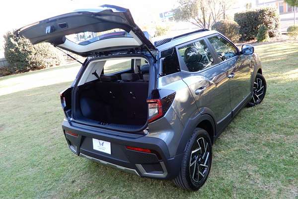 2025 Mahindra XUV 3XO AX7L