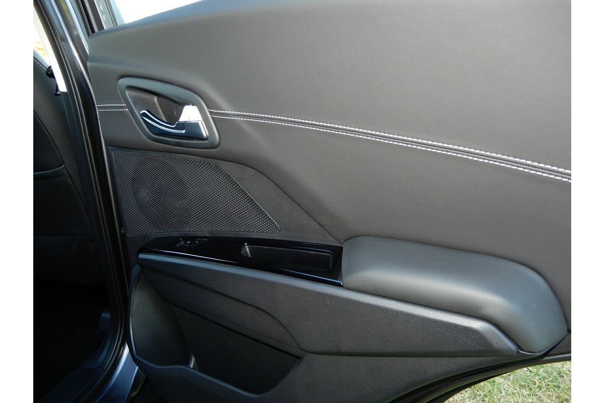 2025 Mahindra XUV 3XO AX7L