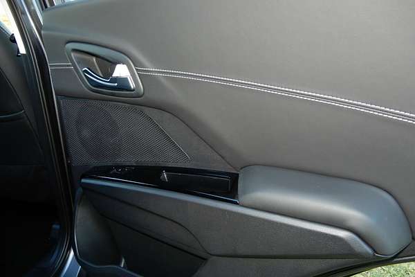 2025 Mahindra XUV 3XO AX7L