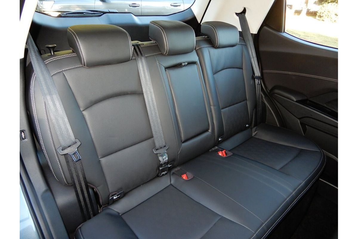 2025 Mahindra XUV 3XO AX7L