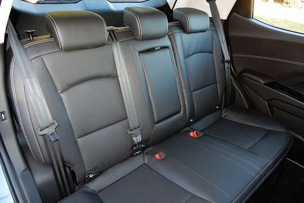 2025 Mahindra XUV 3XO AX7L