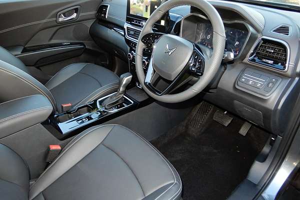 2025 Mahindra XUV 3XO AX7L