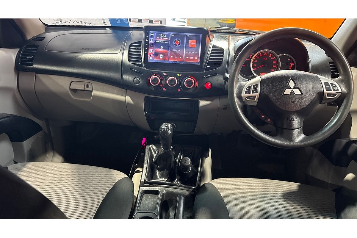 2015 Mitsubishi Triton GLX MN 4X4