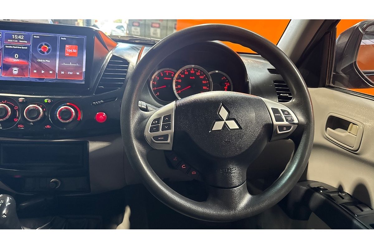 2015 Mitsubishi Triton GLX MN 4X4