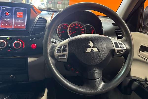 2015 Mitsubishi Triton GLX MN 4X4