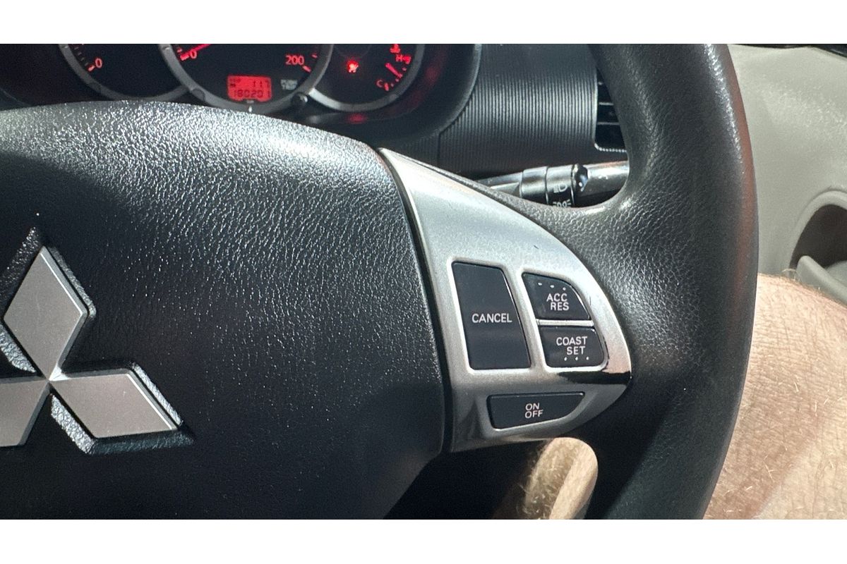 2015 Mitsubishi Triton GLX MN 4X4