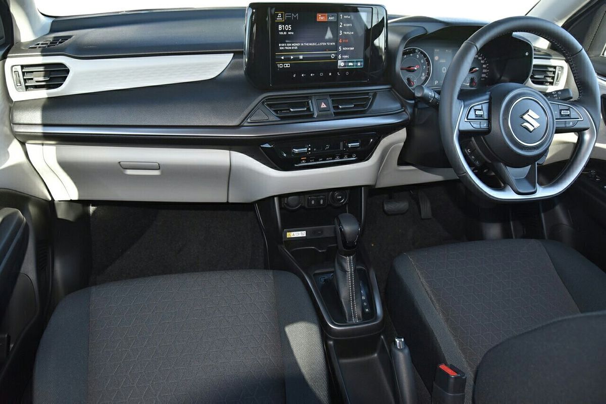 2025 Suzuki Swift Hybrid GLX UZ