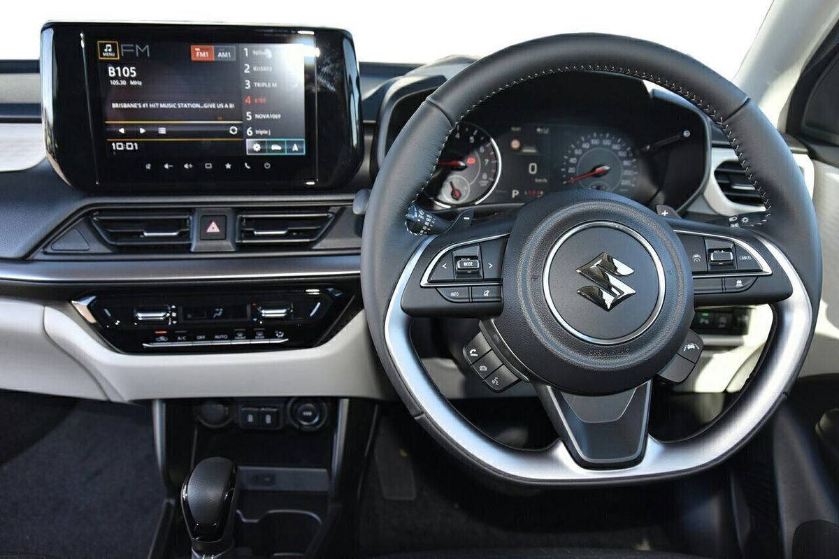 2025 Suzuki Swift Hybrid GLX UZ