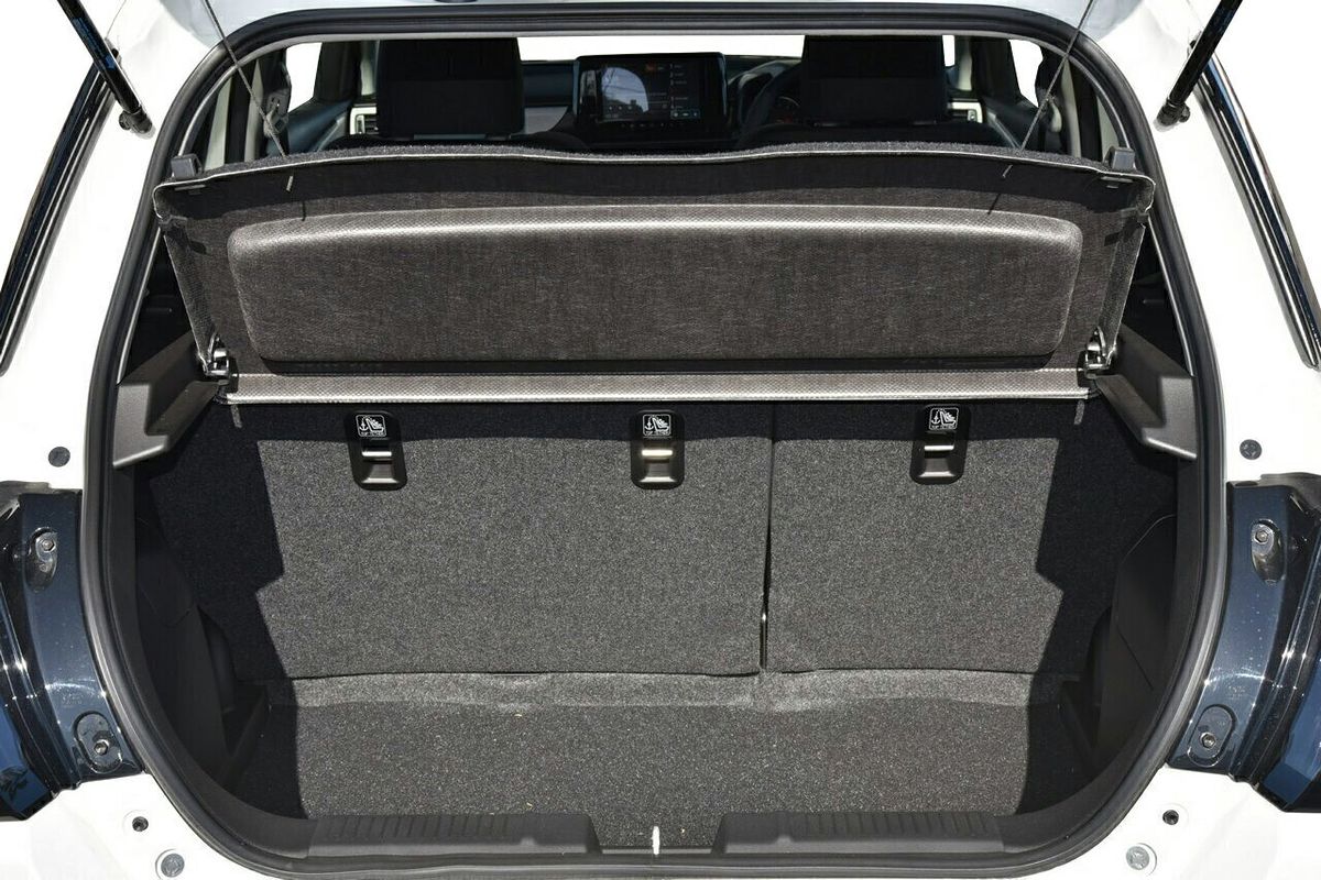 2025 Suzuki Swift Hybrid GLX UZ