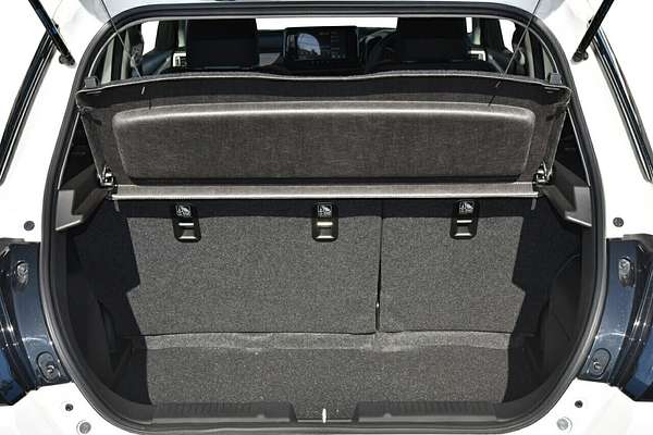 2025 Suzuki Swift Hybrid GLX UZ