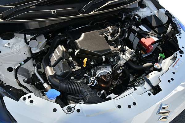 2025 Suzuki Swift Hybrid GLX UZ