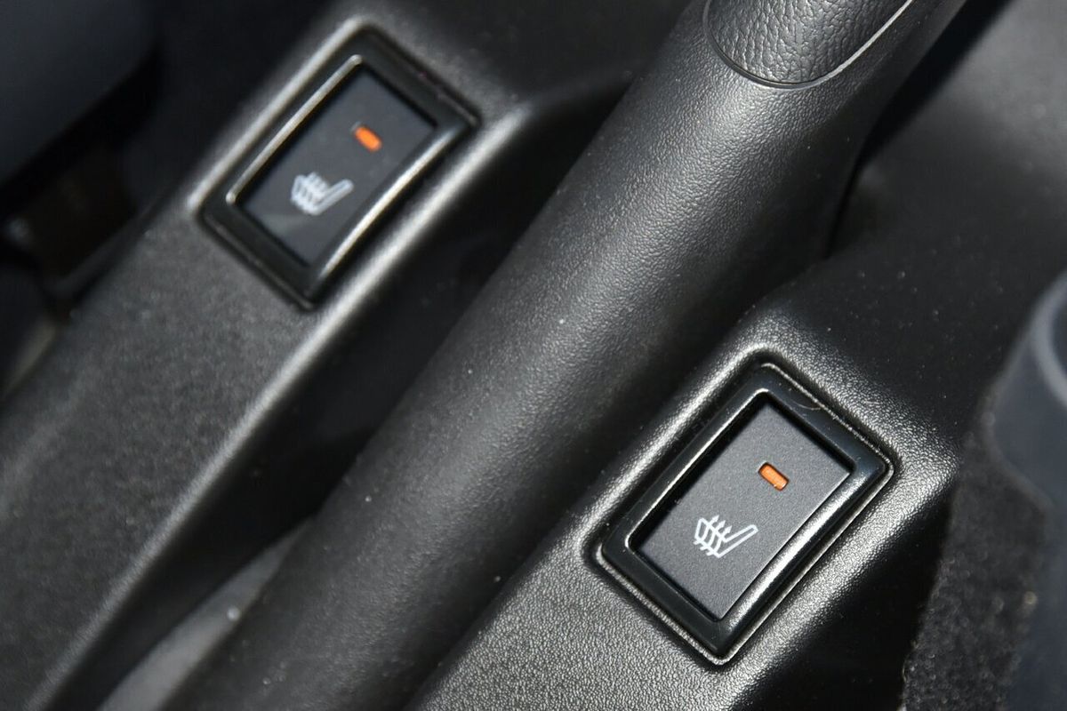 2025 Suzuki Swift Hybrid GLX UZ