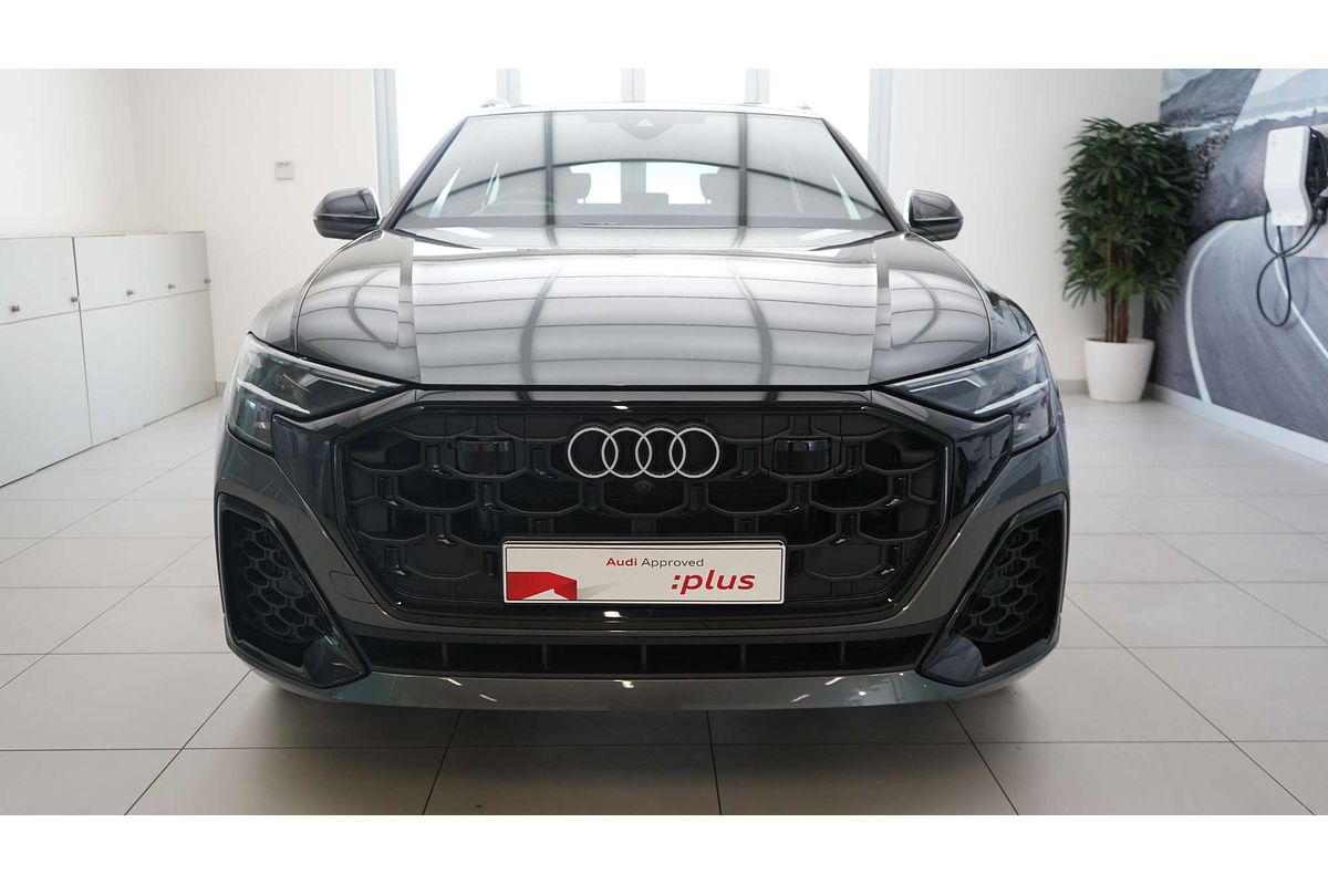 2024 Audi Q8 55 TFSI S line F1