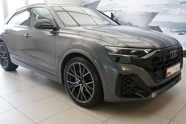 2024 Audi Q8 55 TFSI S line F1