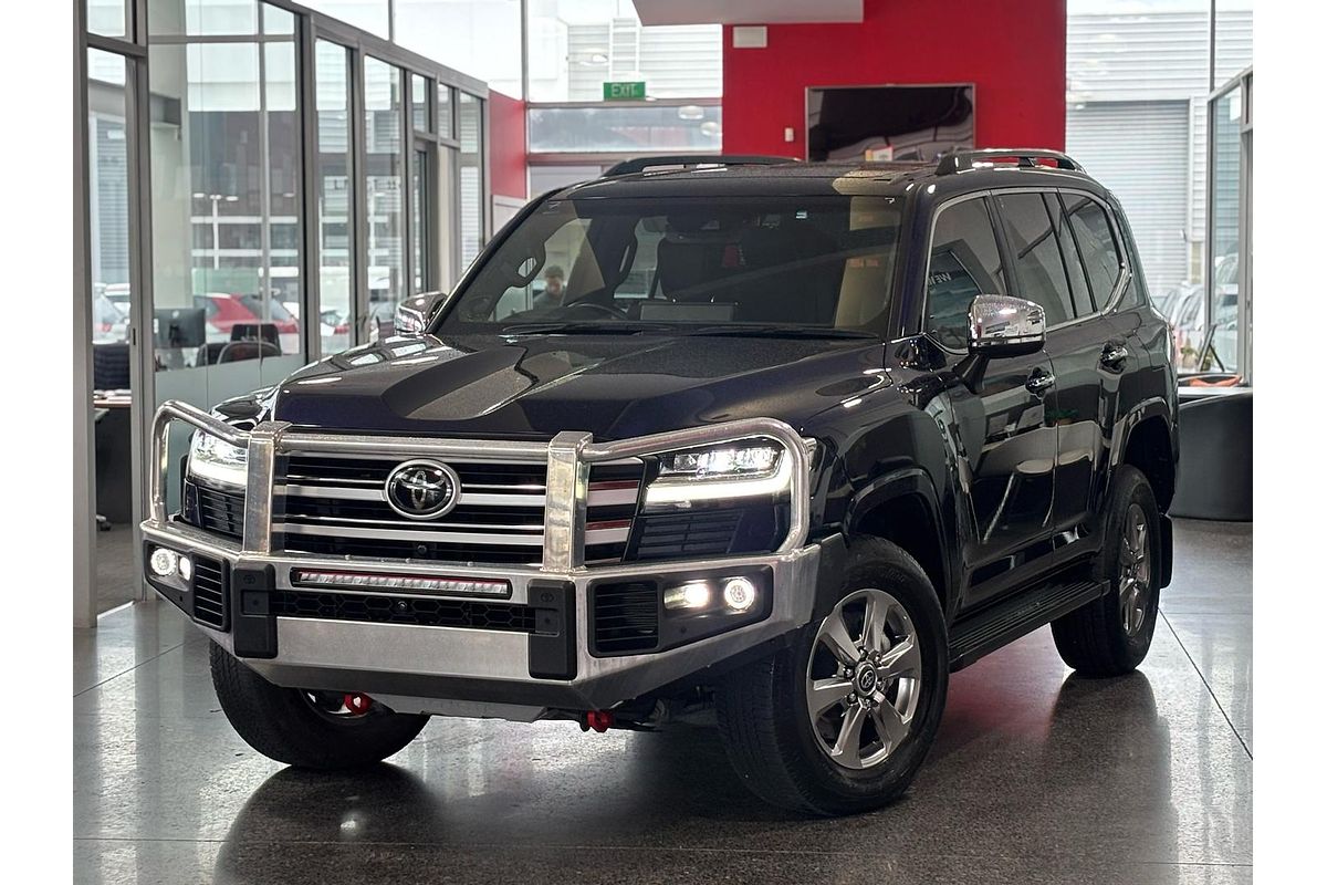 2021 Toyota Landcruiser Sahara FJA300R