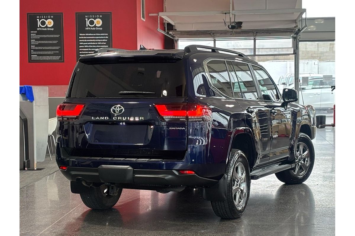 2021 Toyota Landcruiser Sahara FJA300R