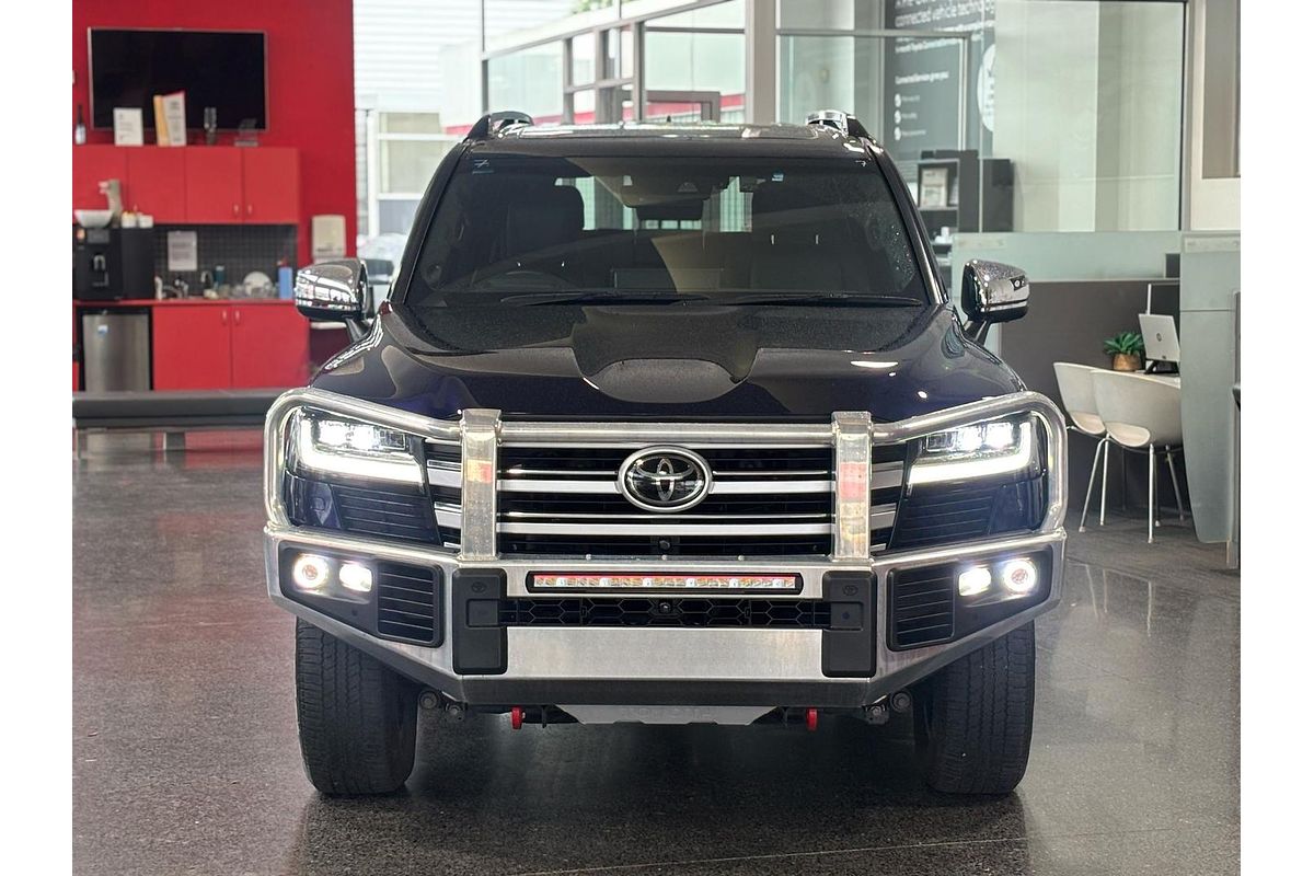 2021 Toyota Landcruiser Sahara FJA300R