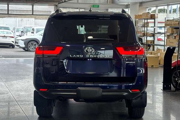 2021 Toyota Landcruiser Sahara FJA300R