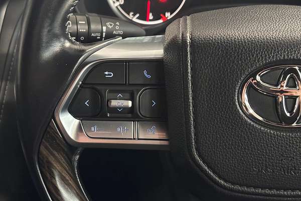 2021 Toyota Landcruiser Sahara FJA300R